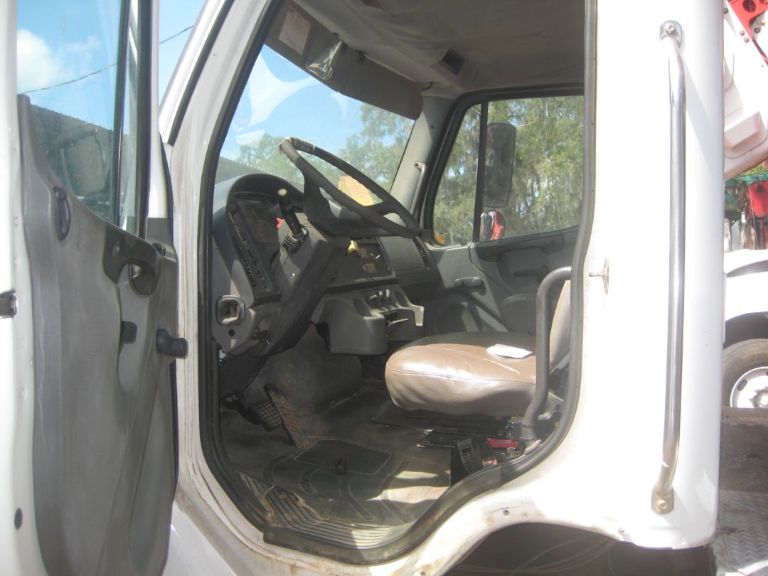 2006 FREIGHTLINER Business Class M2 - Image 9